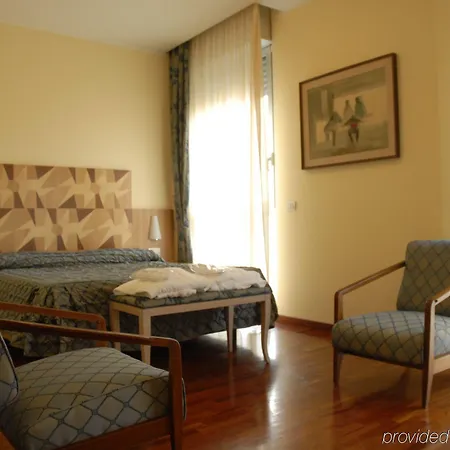 Della Citta Et De La 4*