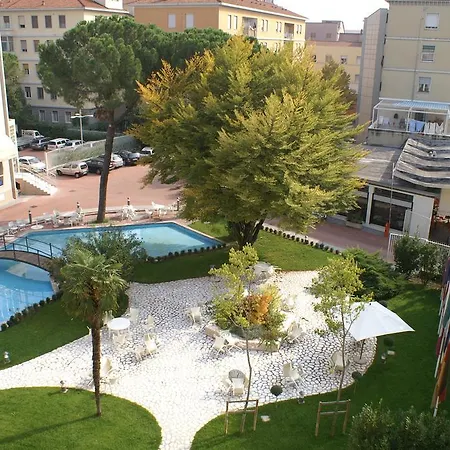 Della Citta Et De La 4*