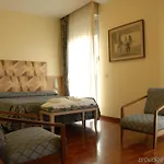 Della Citta Et De La 4*