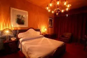 Della Citta Et De La 4*