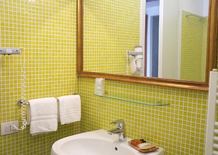 فندق Della Citta Et De La 4*