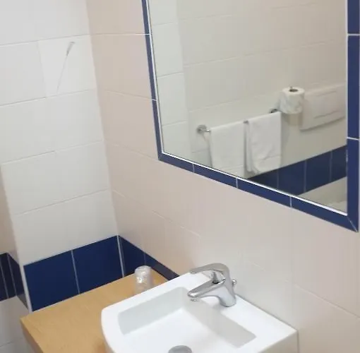 Della Citta Et De La 4*