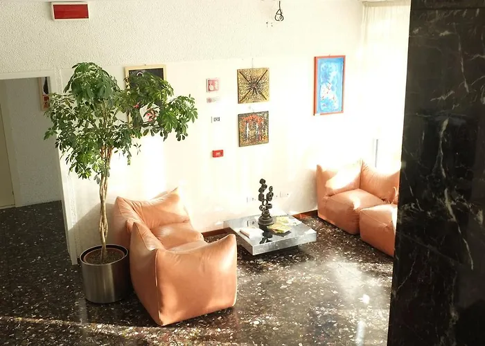 Della Citta Et De La Hotel 4*