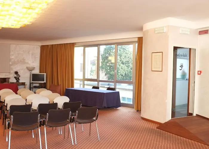 فندق Della Citta Et De La 4*